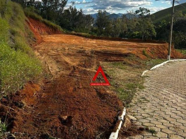 Terreno espaçoso de 1.370 m² à venda no Bairro Pinheirinho, Itajubá MG