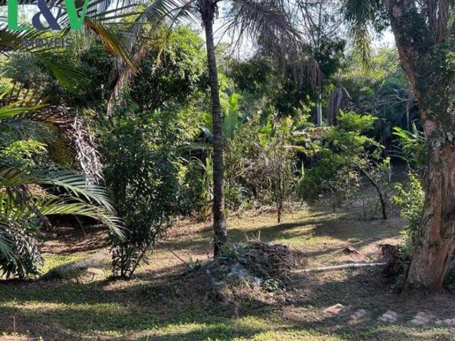 Terreno espaçoso em Louveira