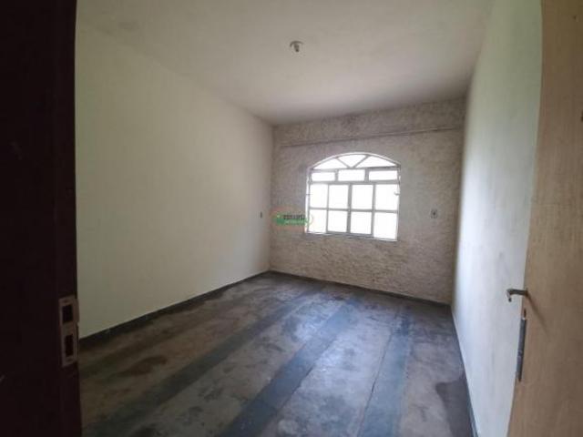 Terreno espaçoso 1949m² no bairro Recanto das Andorinhas com 2 casas para morar ou investir!