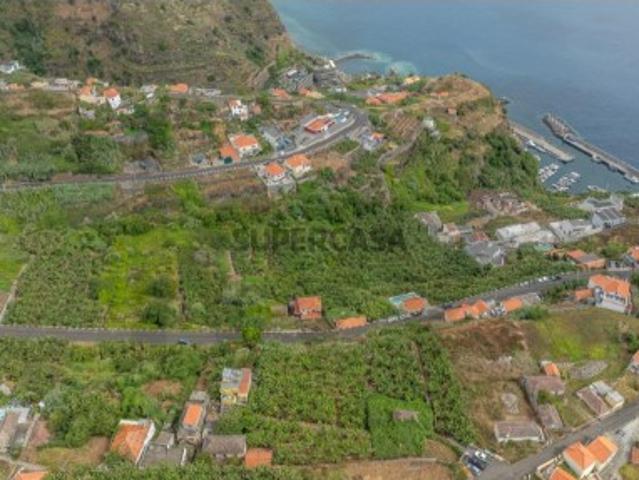 Terreno Espetacular com Vista Mar e Excelente Exposição Solar Lombo do Doutor, Calheta