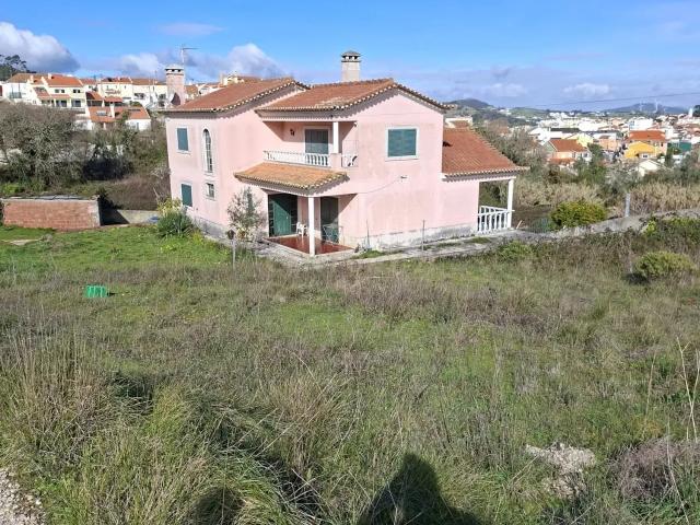Terreno com excelente capacidade construtiva Boa oportunidade!