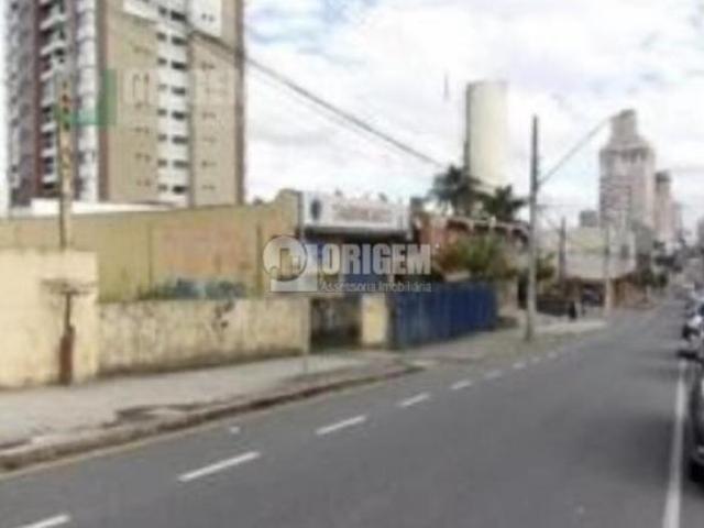 Terreno Estrutural na Av. Paraná