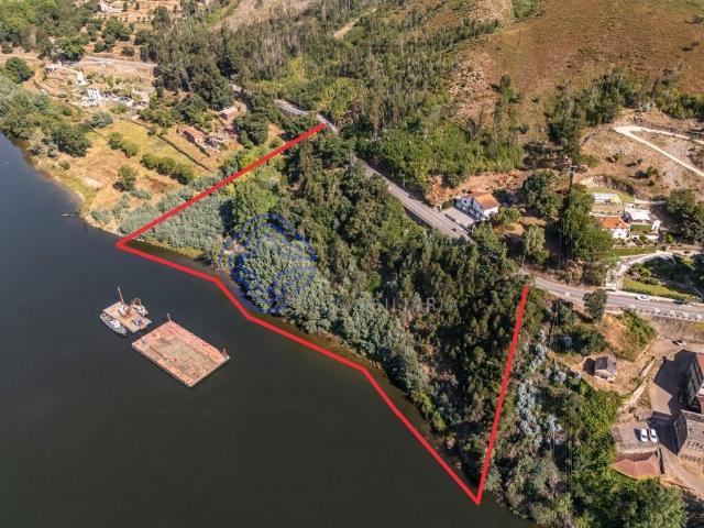 Terreno Foz do Sousa à margem do rio Douro com viabilidade de construção 23.000 m2