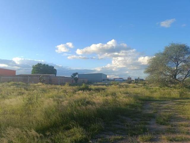 Terreno Frente a NISSAN II para Casa o Bodega
