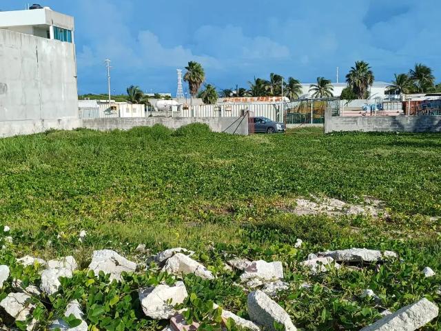 Terreno frente a la playa