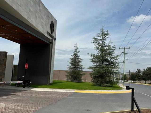 Terreno frente a parque en venta en Residencial Vivennto