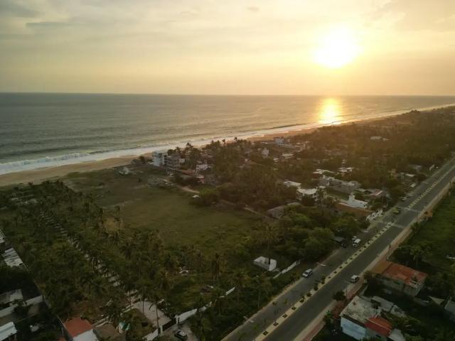 TERRENO FRENTE AL MAR EN VENTA — LUCES EN EL MAR, BARRA DE COYUCA 50 metros de frente