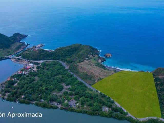 Terreno frente al mar en venta Manzanillo