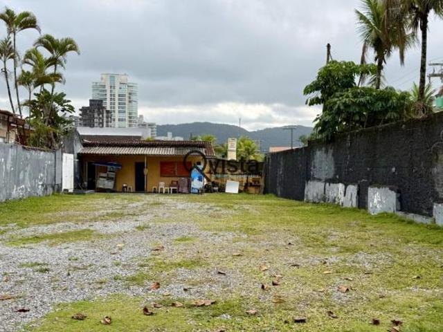 Terreno Frente Mar à Venda – Oportunidade Única na Enseada, Guarujá