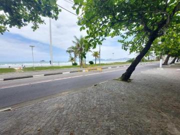 Terreno frente praia Enseada, murado