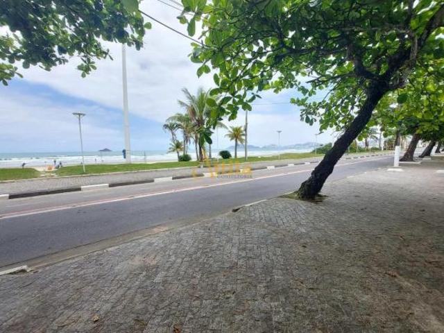 Terreno frente praia Enseada, murado