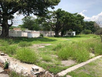 Terreno de 21,084.57 m2. En el Estado de Morelos, entre Zacatepec y Jojutla