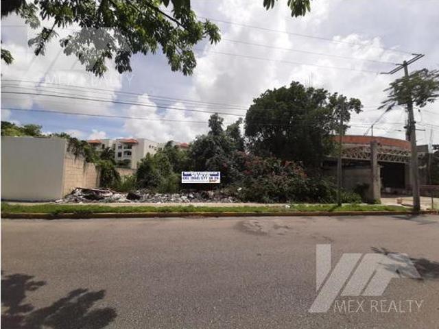 Terreno Habitacional Unifamiliar en Venta, SM 17, Avenida Xpujil, Cancún, Q. Roo, Clave GERA29
