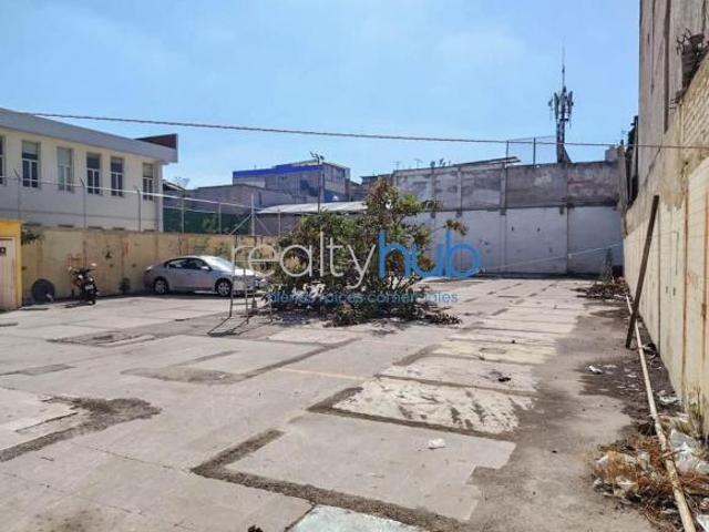 Terreno habitacional con comercio en venta: Zona Centro
