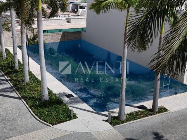 Terreno Habitacional en Venta, La Marina, Puerto Cancún