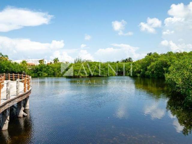 Terreno Habitacional en Venta, Laguna 1, Puerto Cancún, Cancún