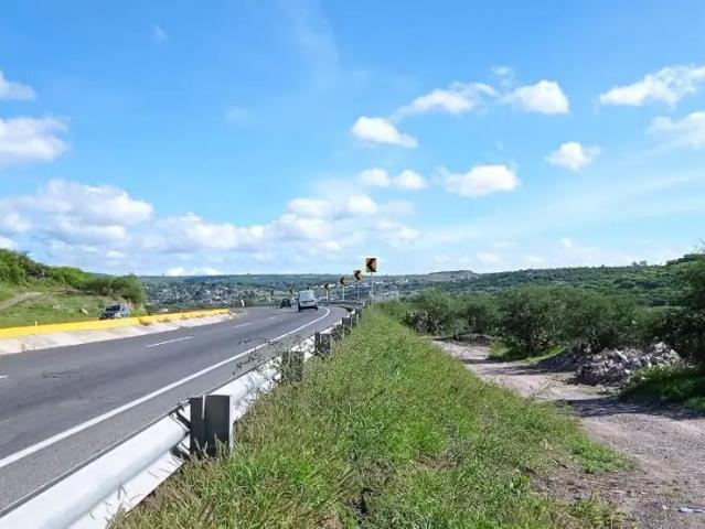 TERRENO HABITACIONAL EN VENTA SOBRE EL LIBRAMIENTO NORPONIENTE EN QUERETARO