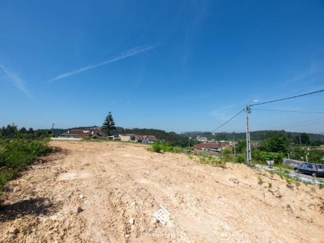 Terreno Industrial com Projeto Aprovado em Vila Nova de Gaia Próximo à Zona Industrial de Avintes