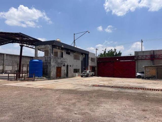 VENTA DE TERRENO INDUSTRIAL CON BODEGA