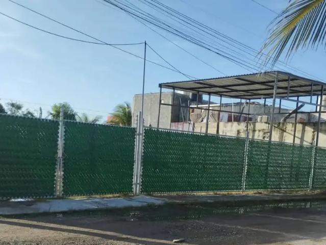 Terreno industrial de 400m² en esquina disponible para renta en El Potrero, Carmen