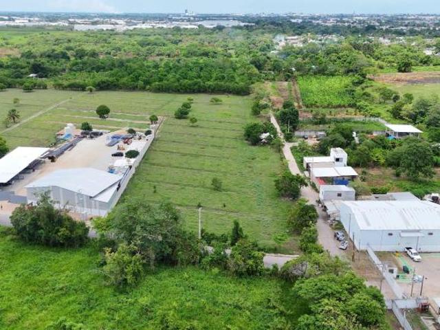 TERRENO INDUSTRIAL EN VENTA EN ANACLETO CANABAL 4TA SECC F 1101