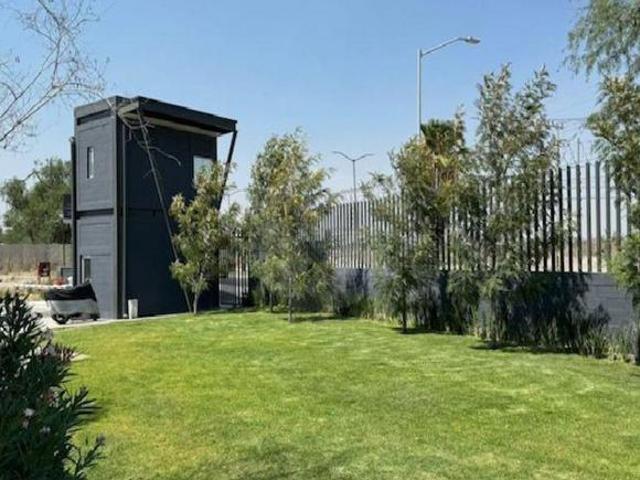 Terreno industrial en venta en Fraccionamiento Parques de Tesistán