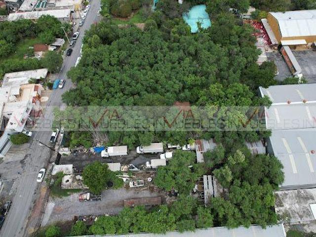 Terreno industrial en venta en La Comedia