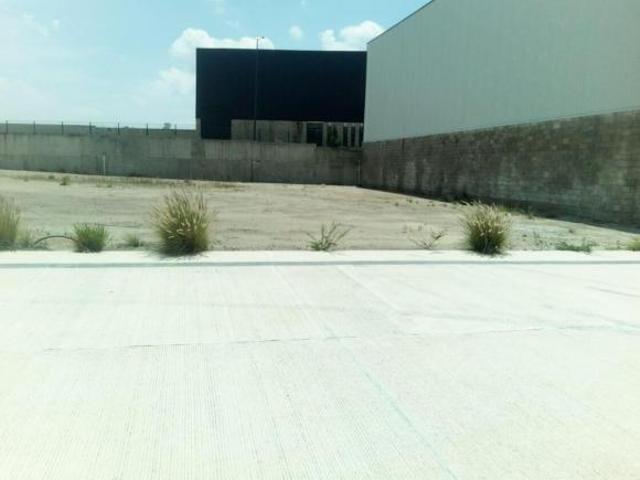 TERRENO INDUSTRIAL EN VENTA EN PARQUE STETRU