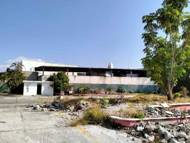 TERRENO INDUSTRIAL EN VENTA Y RENTA A 5 MINUTOS DE LA AUTOPISTA