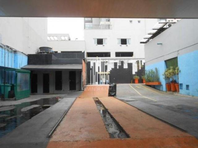 Terreno Industrial na Barra Funda 959 m² de Área Total 623 m² Construídos