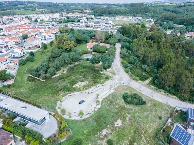 Terreno Infraestruturado para Construção de Moradia Sintra