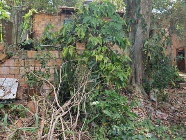 terreno irregular com frente de 1.50m e por 21.50