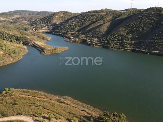 Terreno junto à Barragem do Funcho com 23 hectares