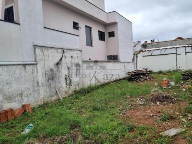 Terreno Jardim das Indústrias 250m²