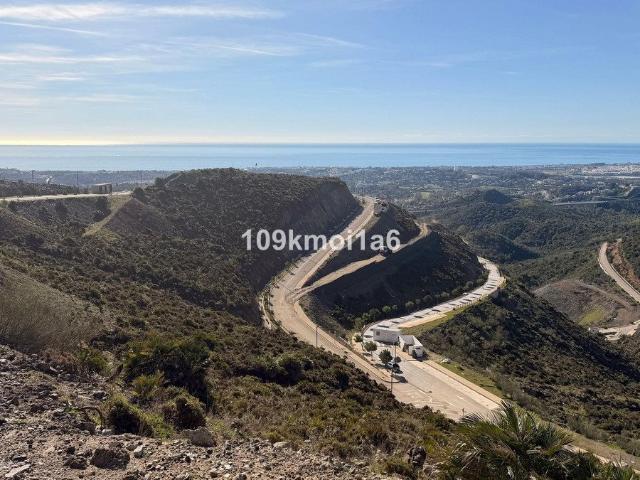 Terreno listo para desarrollar con vistas panorámicas en res. 0m² Benahavís