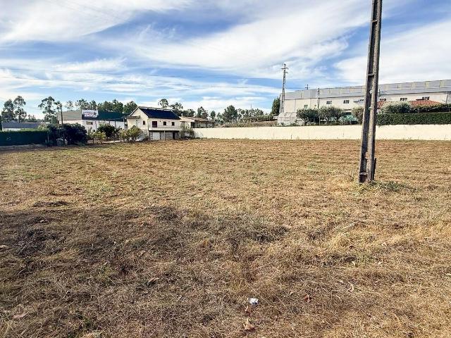 Terreno localizado em Meã, Sátão