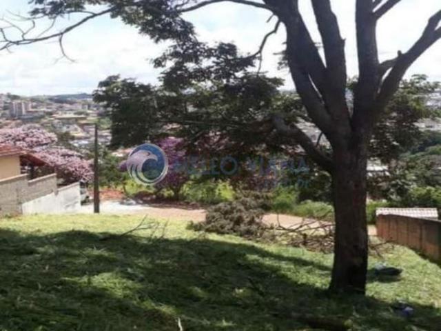 Terreno localizado no bairro Mirante, com 434,50 m² em aclive acentuado