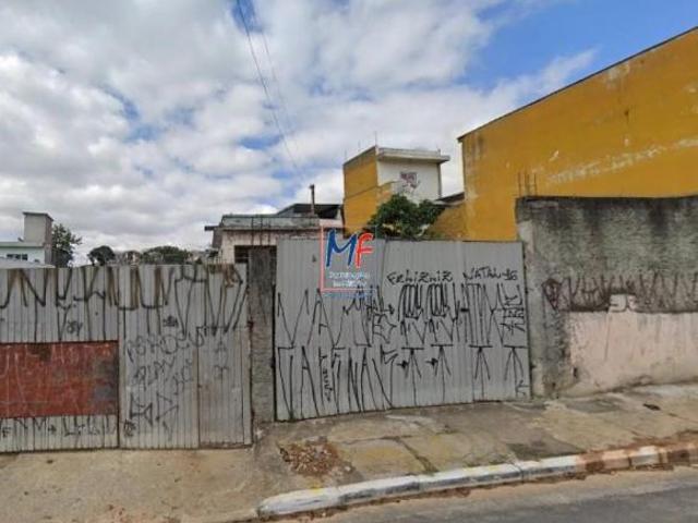 Terreno localizado na Vila Re, com aproximadamente 3.980 m², duas frentes sendo uma de 50 m e outra