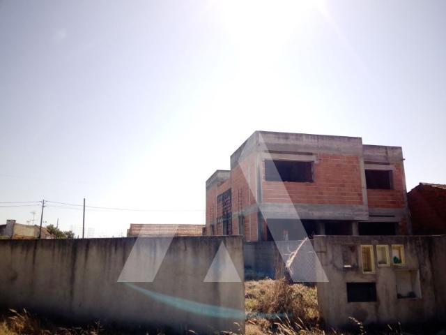 Terreno lote com 482 m2 para construção de moradia T4