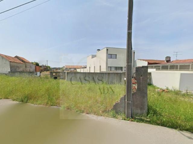 Terreno lote com 427 m2 para construção de moradia T4