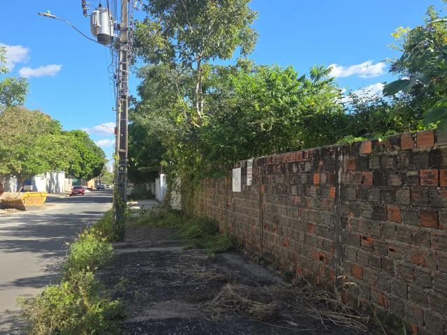 Terreno / Lote para Venda em Teresina/PI Horto