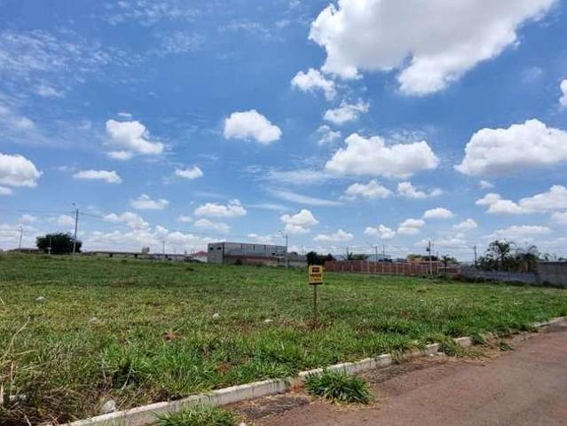 Terreno / Lote para Venda em Trindade/GO Setor Solange