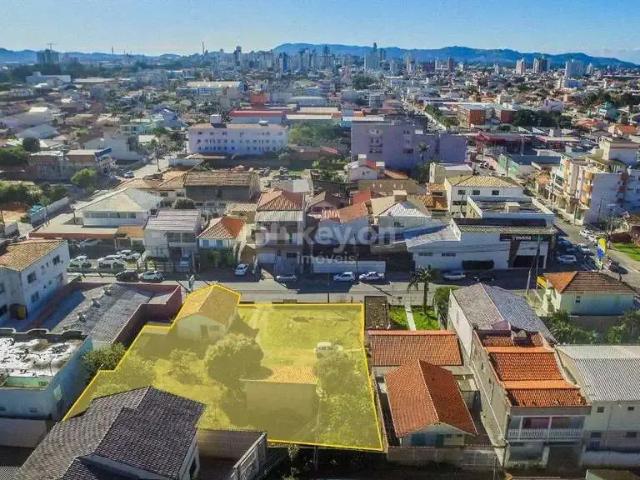 Terreno / Lote para Venda em Tubarão/SC Oficinas