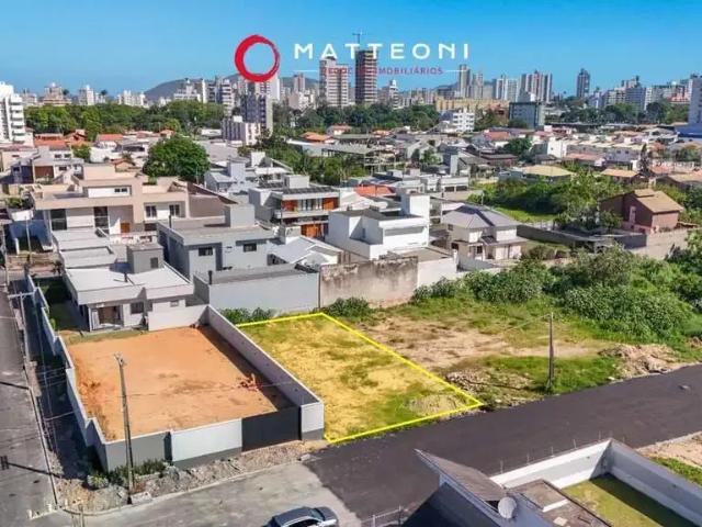 Terreno / Lote para Venda em Tubarão/SC Revoredo