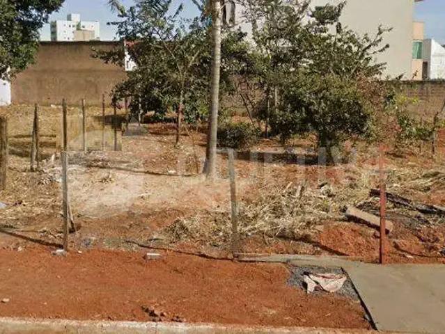Terreno / Lote para Venda em Uberlândia/MG Conjunto Segismundo Pereira