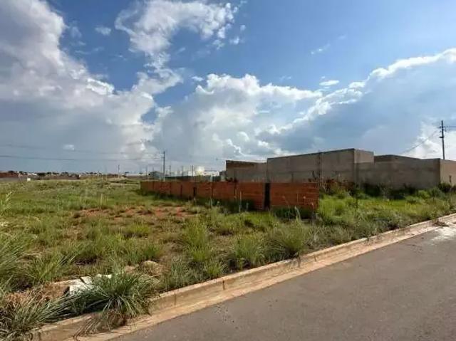 Terreno / Lote para Venda em Várzea Grande/MT Petrópolis