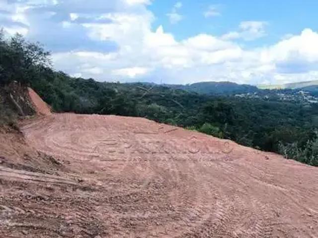 Terreno / Lote para Venda em Alumínio/SP Genebra