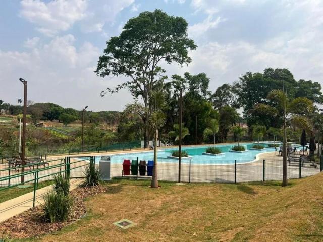 Terreno / Lote para Venda em Aparecida de Goiânia/GO Jardins Versalhes