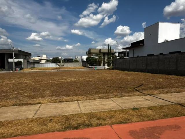 Terreno / Lote para Venda em Aparecida de Goiânia/GO Parqville Pinheiros