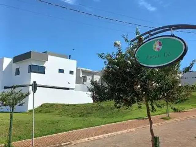 Terreno / Lote para Venda em Apucarana/PR Loteamento Residencial Florais Do Lago